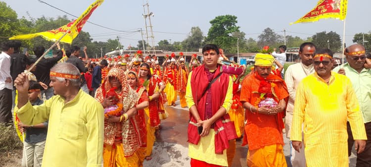 हनुमान मंदिर में प्राण प्रतिष्ठा महोत्सव को लेकर निकाली गयी कलश यात्रा