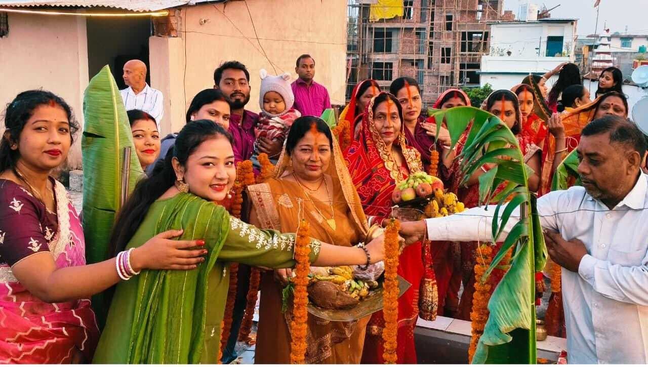 उदीयमान सूर्य को अर्घ्य अर्पण के साथ चैती छठ संपन्न