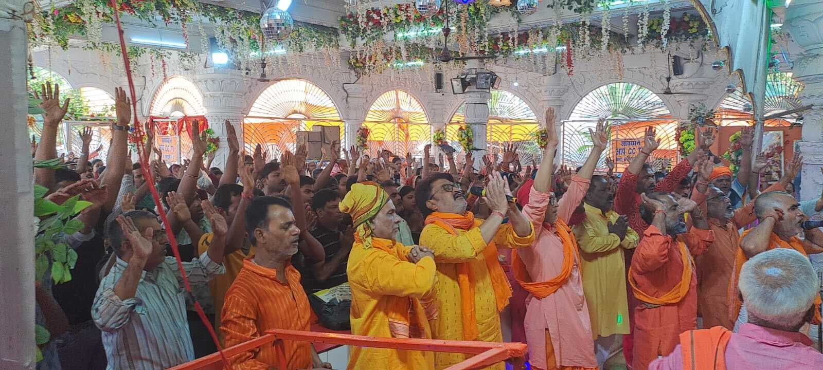 मां कालरात्री की पूजा अर्चना में श्रद्धालुओं की उमड़ी भीड़