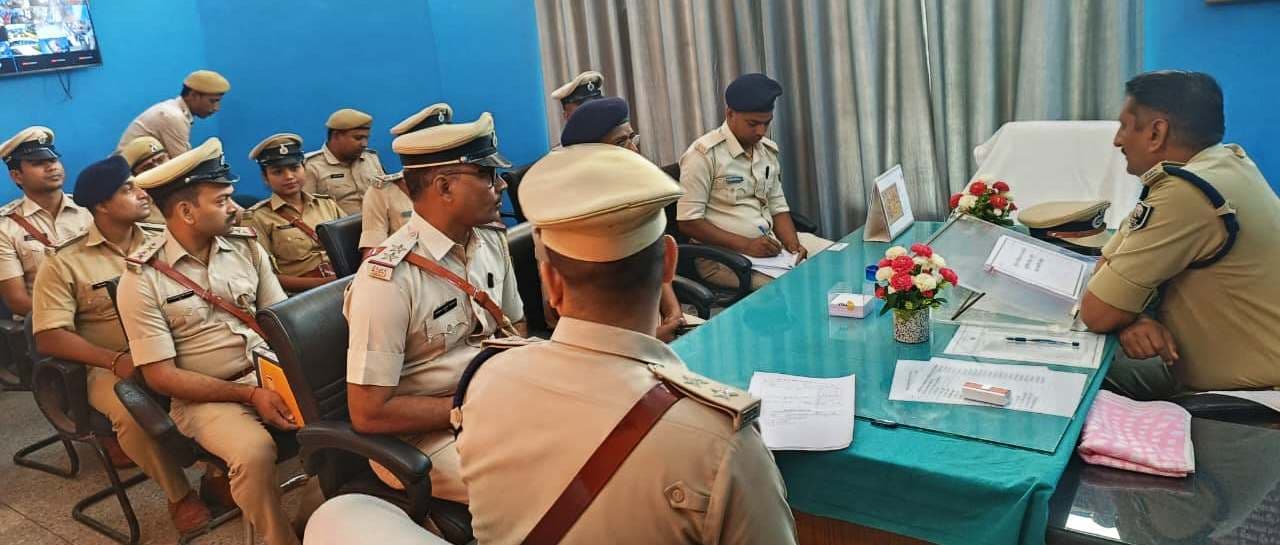 डीआईजी ने किया मुफस्सिल थाना का निरीक्षण, दिये आवश्यक दिशा-निर्देश