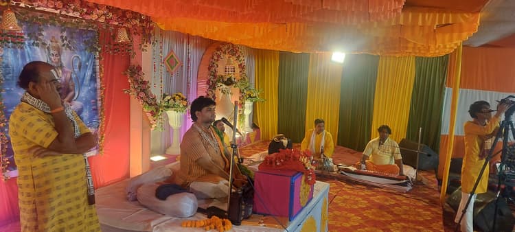 पुष्पवाटिका का मनमोहक प्रसंग सुन भाव-विभोर हुए श्रद्धालु