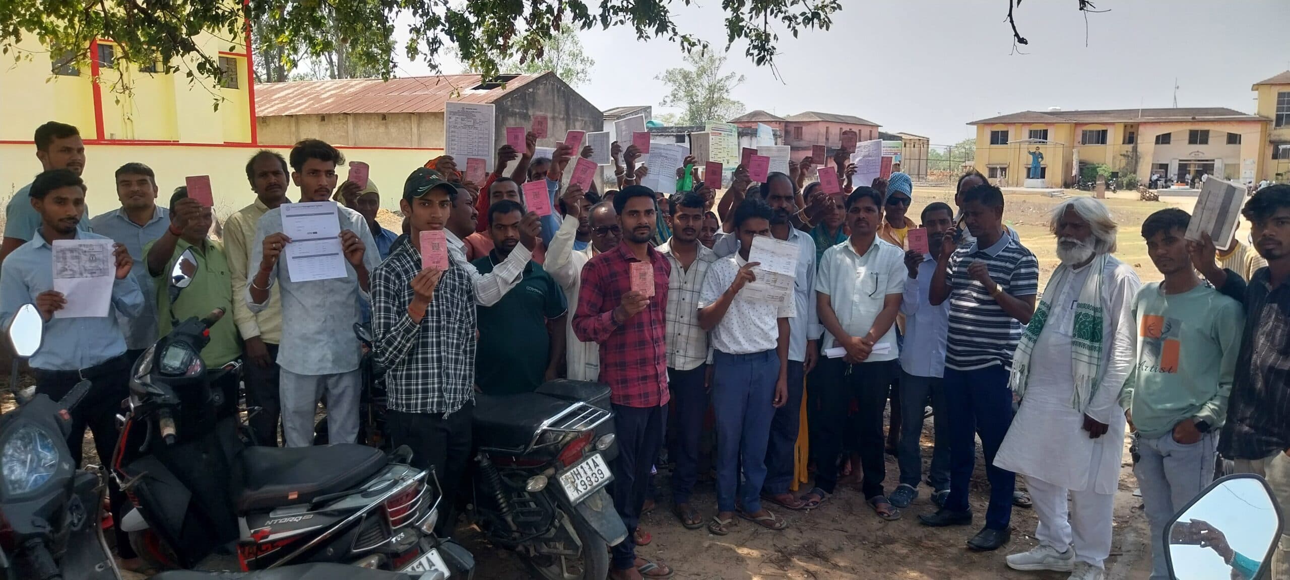 Giridh News :बरहमसिया पंचायत के कार्डधारियों को तीन माह से नहीं मिला अनाज, आक्रोश