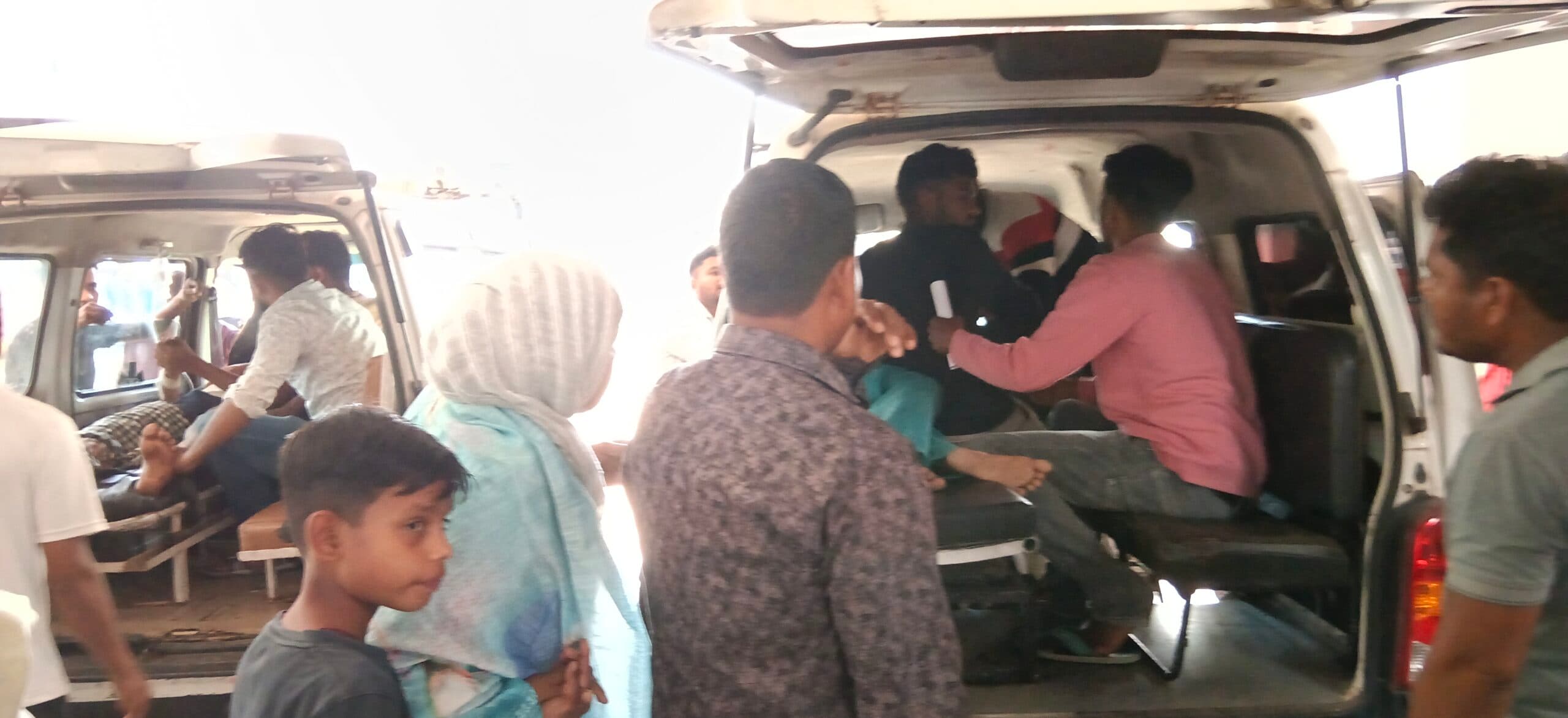 दुलाडीह में ट्रक व बाइक के बीच टक्कर, तीन लोग घायल