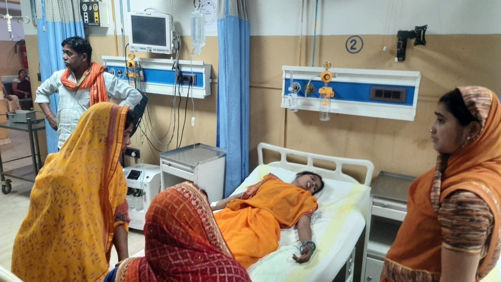 करंट लगने से महिला झुलसी