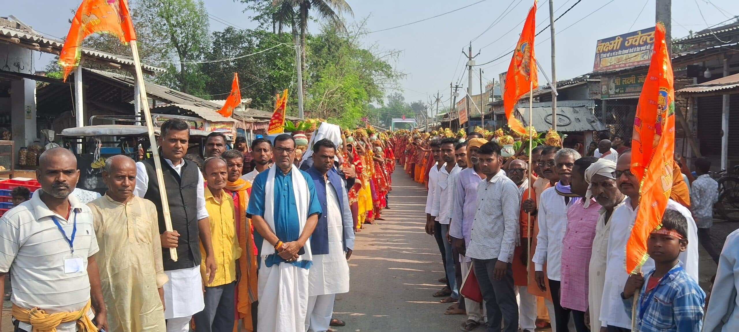 रामनवमी पर बैरो में निकली भव्य कलश यात्रा, 251 कन्याओं ने लिया हिस्सा