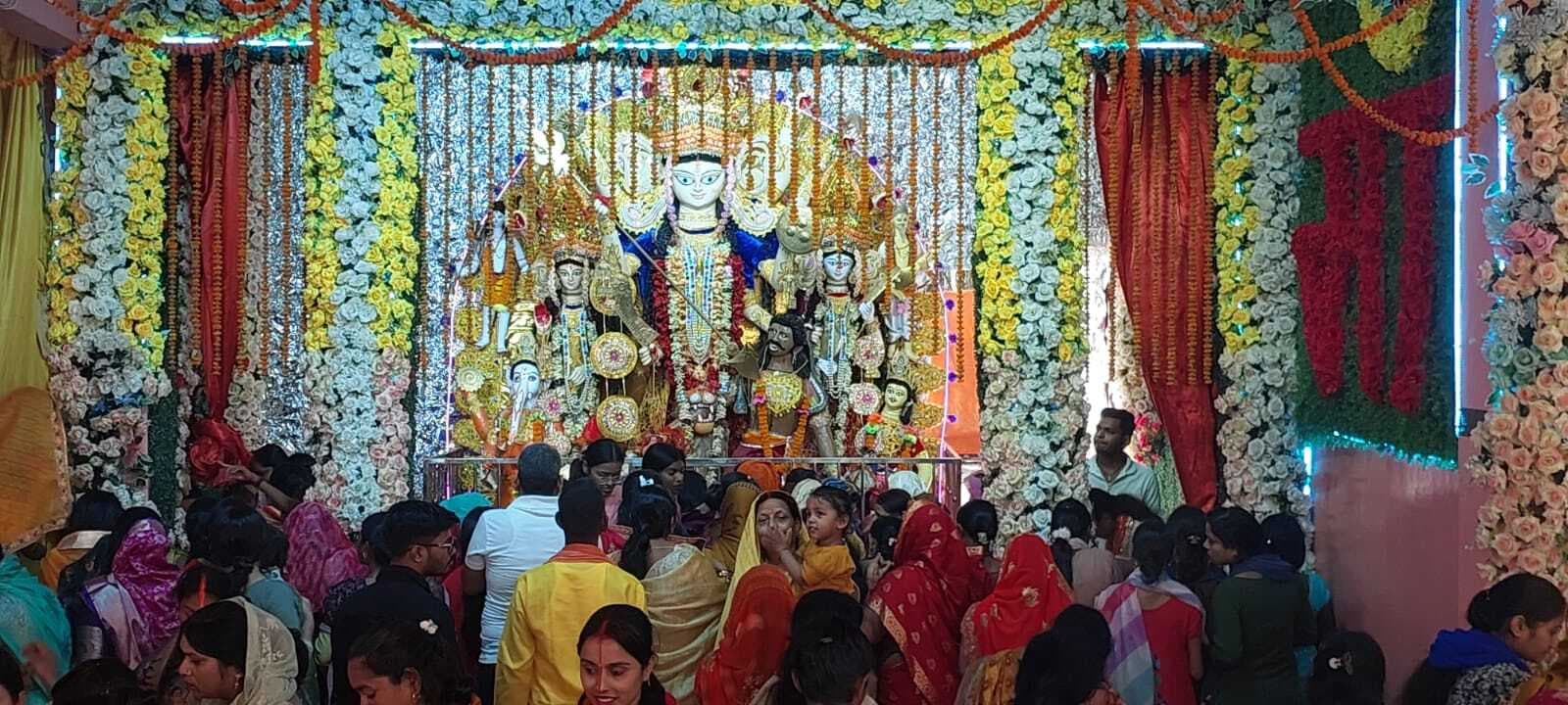 दुर्गा पूजा के नौवें स्वरूप मां सिद्धिदात्रि की हुई पूजा-अर्चना