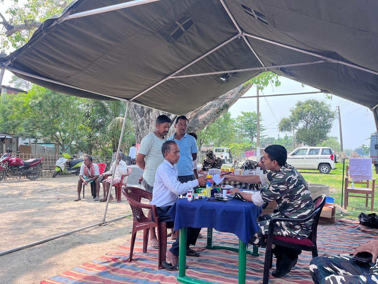 डोरिया गांव में एसएसबी ने आयोजित किया नि:शुल्क चिकित्सा शिविर