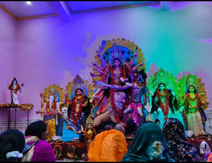 मां त्रिपुरसुंदरी मंदिर में नवमी पर हुई सिद्धिदात्री की पूजा, भक्तों ने की मंगलकामना
