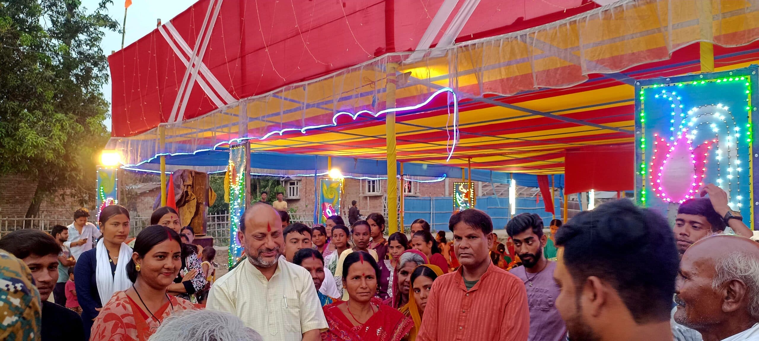 तीन दिवसीय हरिनाम  संकीर्तन के समापन के अवसर पर पहुंचे विधायक गोपाल अग्रवाल