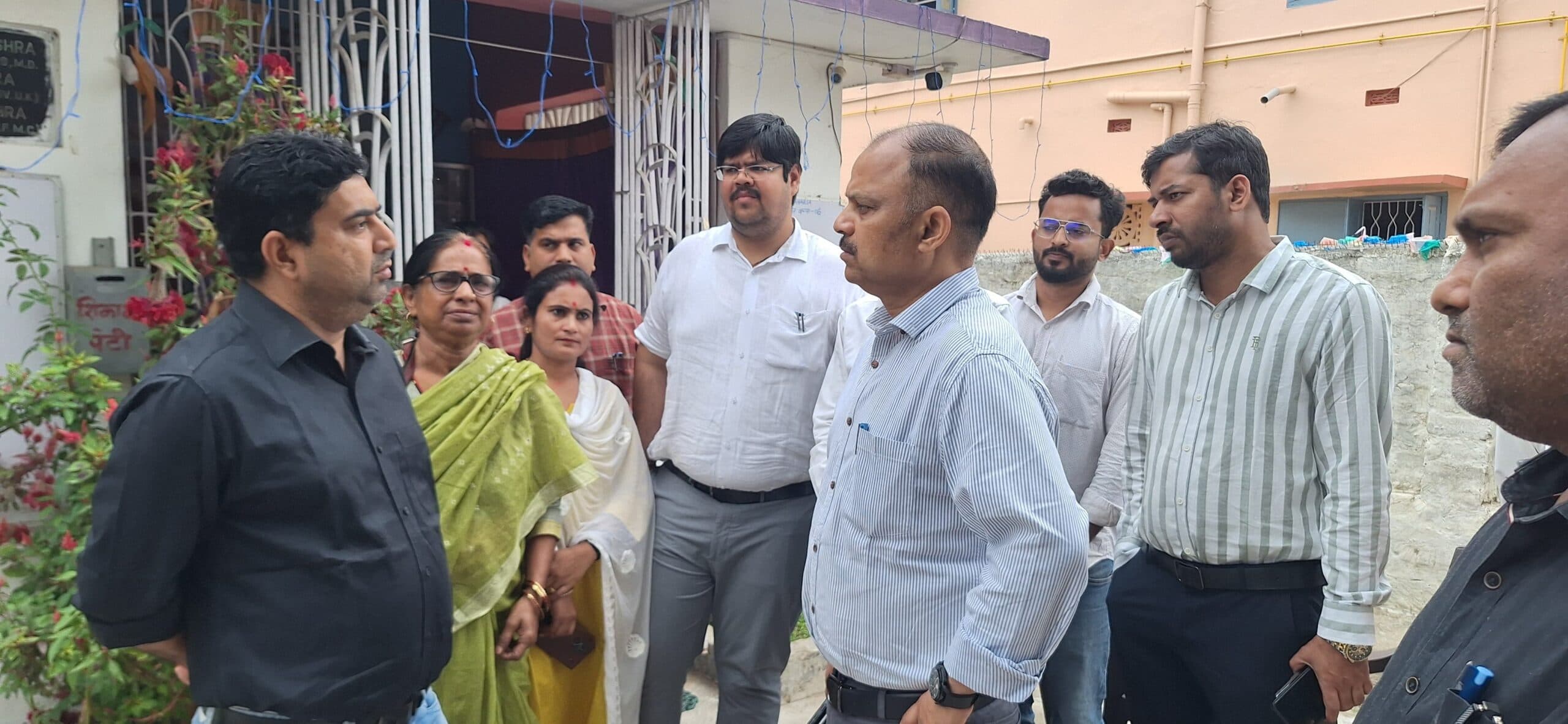 विशिष्ट दत्तक गृह का डीएम ने किया निरीक्षण