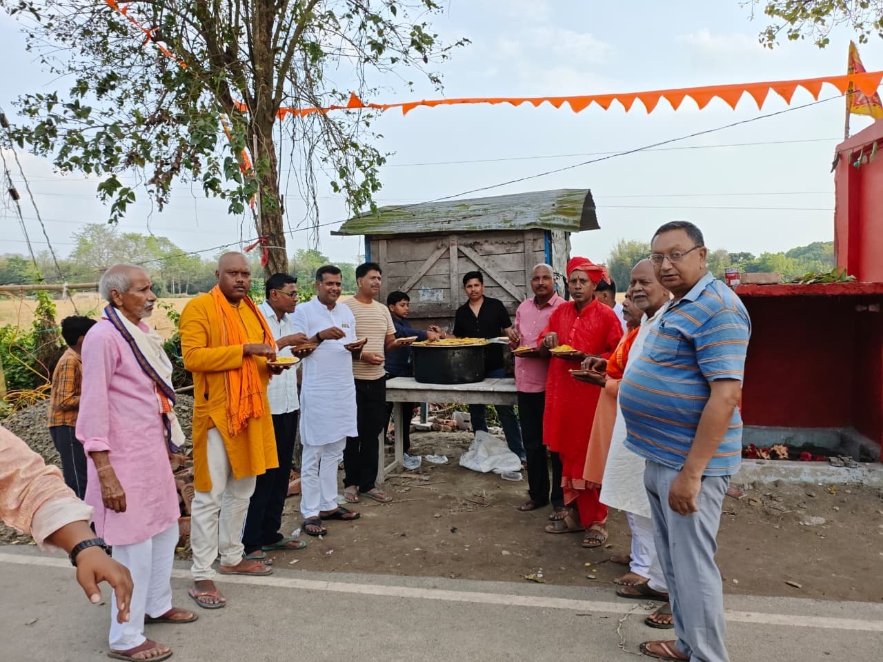 पंचमुखी हनुमान मंदिर में मूर्ति स्थापना, अष्टयाम के बाद हुआ महाप्रसाद वितरण