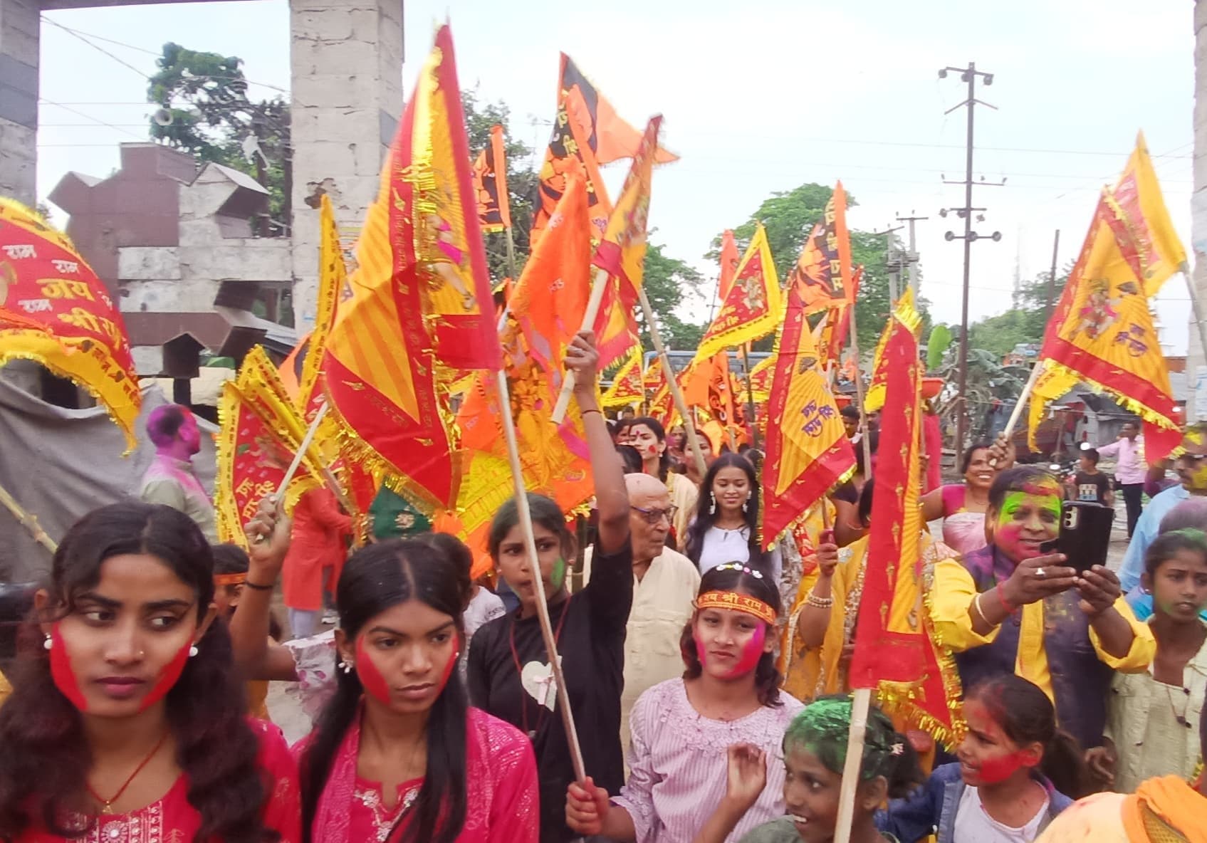 नवरात्रा के समापन पर महावीर मंदिर से निकाली भव्य कलशयात्रा