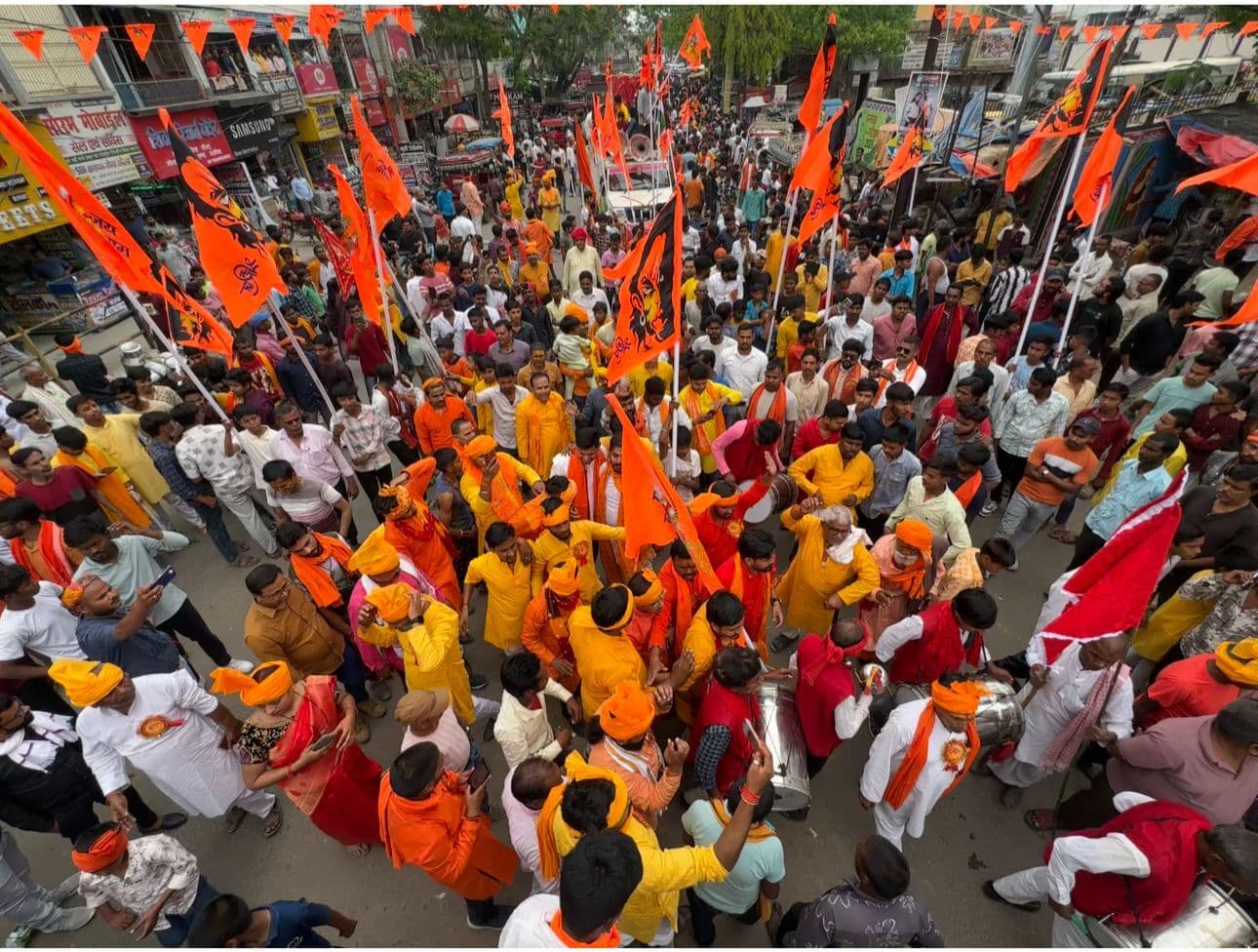 जय श्रीराम, भारत माता और वंदे मातरम के जयघोष के बीच निकली रामनवमी शोभायात्रा