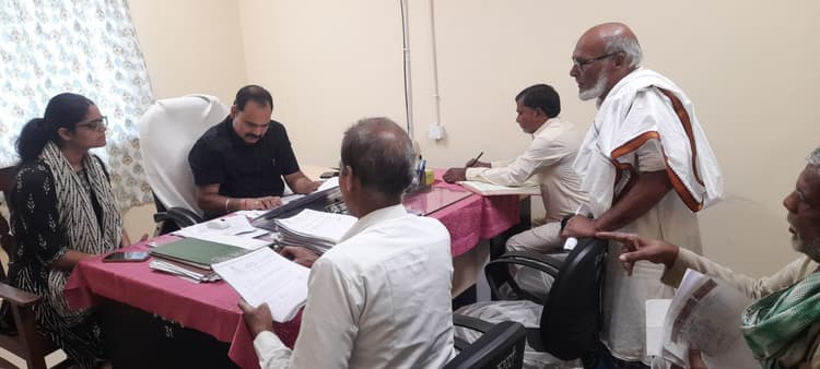 जनता दरबार में भूमि संबंधी छह मामलों का हुआ निष्पादन