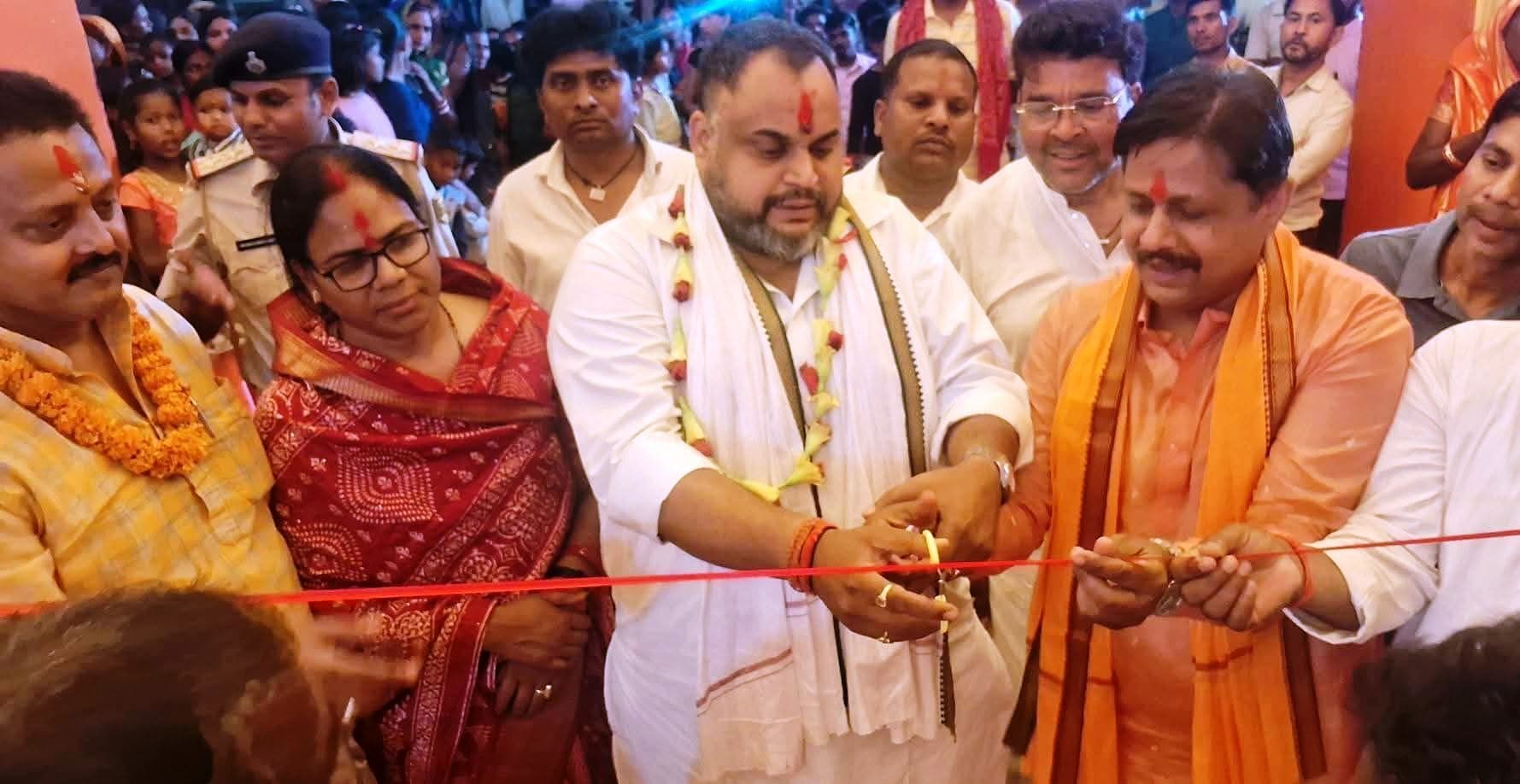 विधायक ने दुर्गा मंदिर में माता का लिया आशीर्वाद, कार्यकर्ताओं से किया संवाद