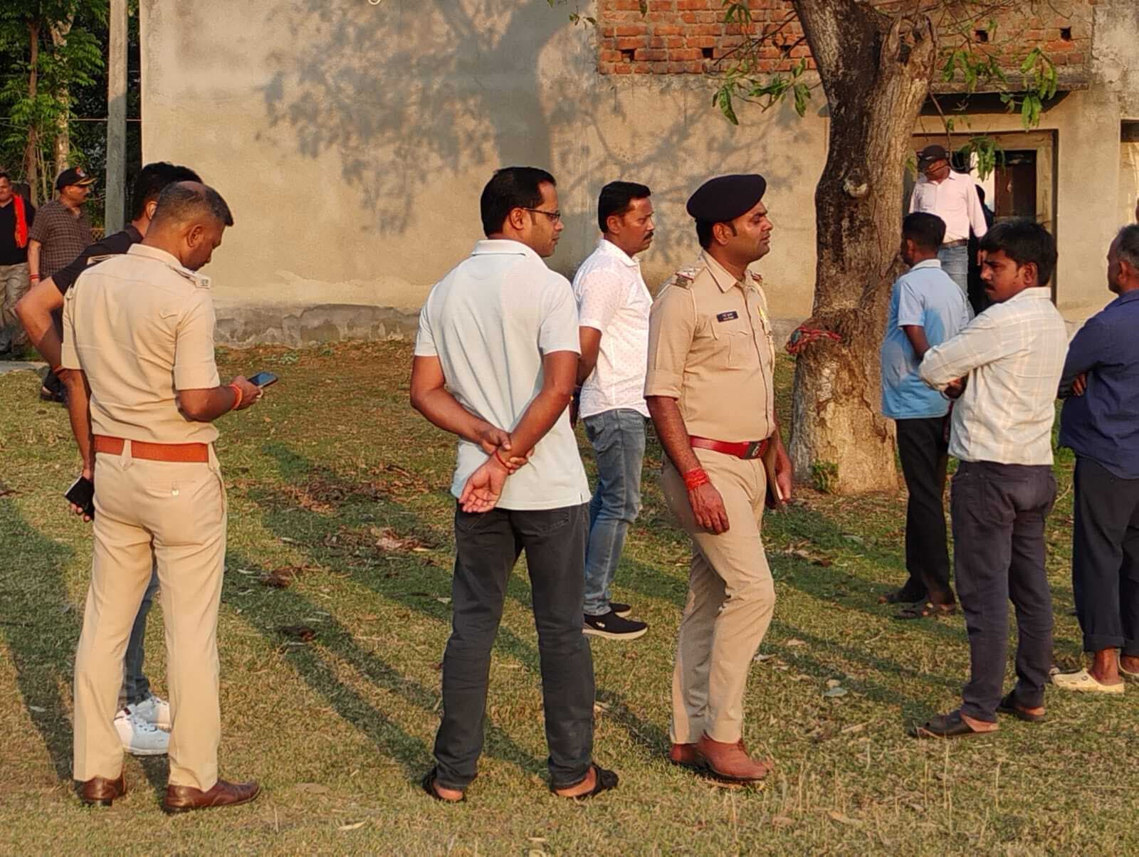 रिटायर्ड बीएसएफ कर्मी के घर धावा बोलकर लूटेरों ने लाखों रुपये के जेवरात लूटे