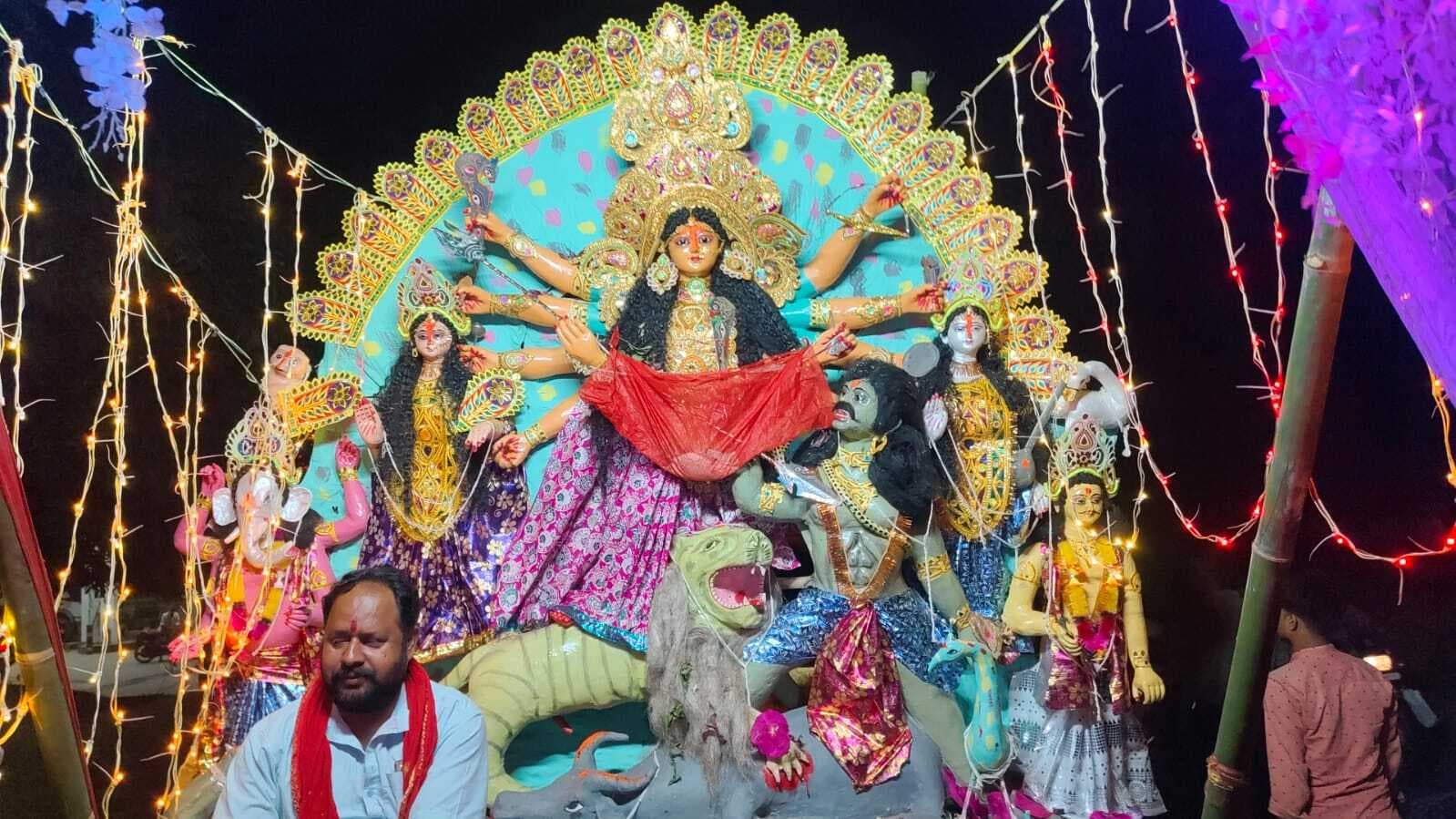 बासंती दुर्गा पूजा: श्रद्धा और भक्ति के साथ माता का विधिवत किया विसर्जन