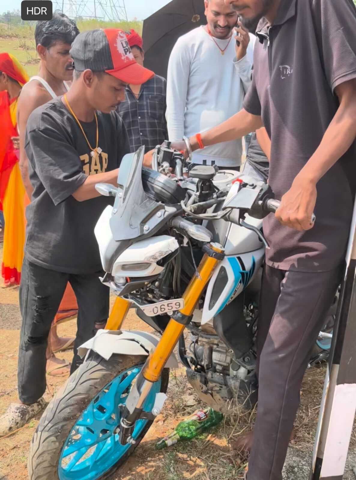 Giridih News :तेज रफ्तार बाइक और टेंपो में टक्कर, महिला समेत दो जख्मी