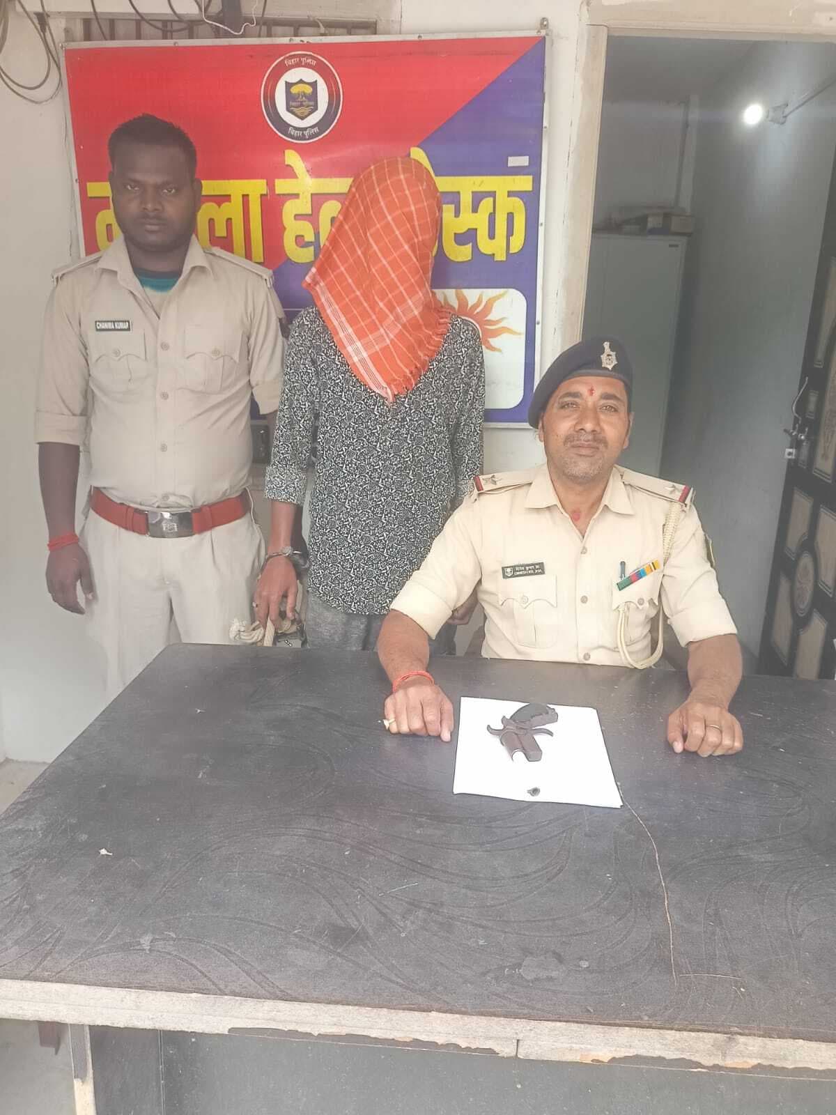 अवैध देशी कट्टा के साथ युवक गिरफ्तार भेजा गया जेल