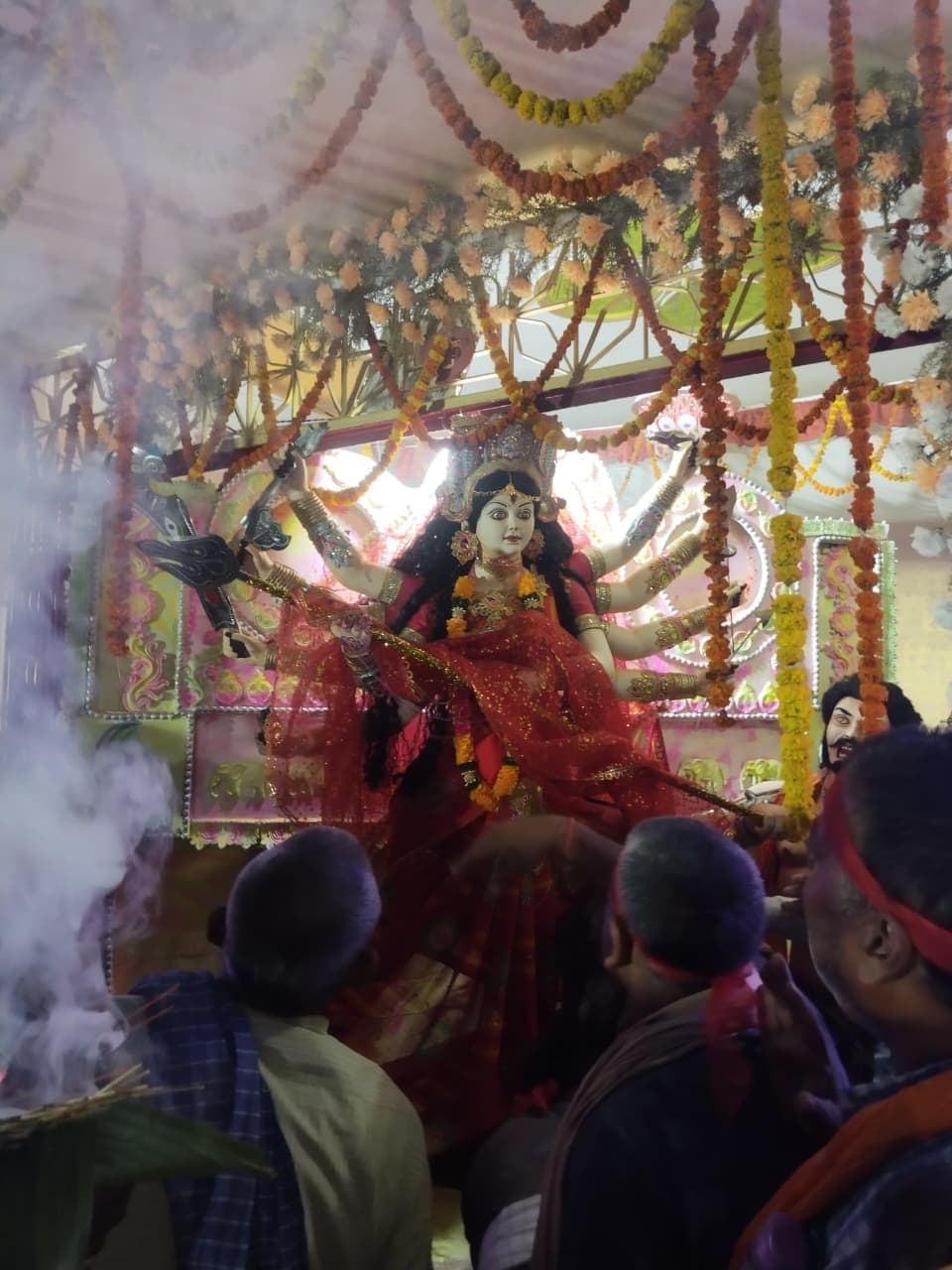 भक्तिमय माहौल में चैती नवरात्र संपन्न: टेमाभेला में खोंइछा भर महिलाओं ने मां दुर्गा को दी विदाई