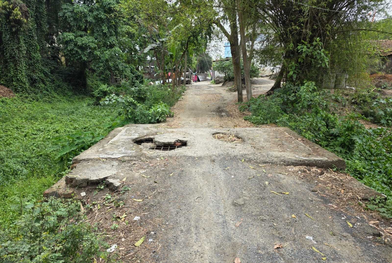 ढोलमारा सड़क निर्माण शुरू नहीं होने से ग्रामीण आक्रोशित