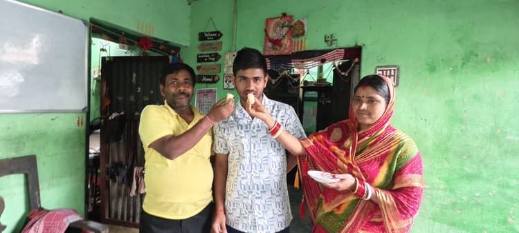 यश राजकुमार पोद्दार 472 अंक लाकर जिले में पाया छठा स्थान