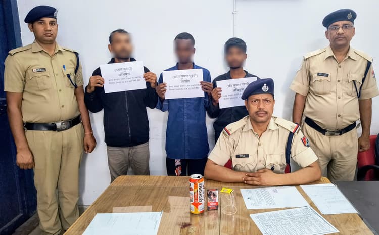 Dhanbad News: गया-हावड़ा वंदे भारत एक्सप्रेस पर पत्थरबाजी, तीन गिरफ्तार