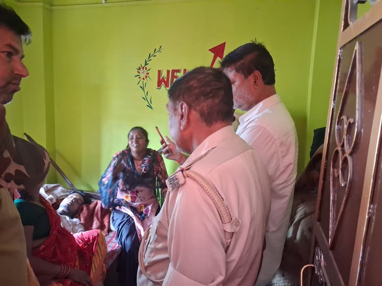 स्नातक प्रथम खंड के छात्र ने फांसी के फंदे से लटकर दी जान, परिजनों में मचा कोहराम