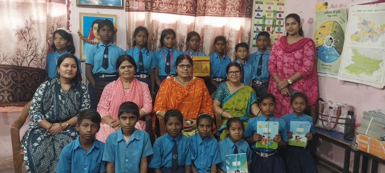 सत्र समापन पर छात्र-छात्राओं को दी गयी विदाई