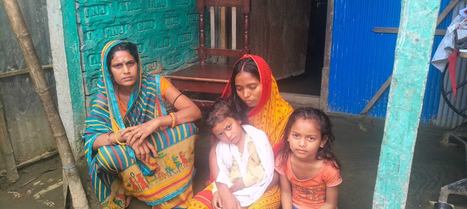 अपराधियों ने राजेश को पहले मारी गोली, नहीं गयी जान तो धारदार हथियार से की हत्या