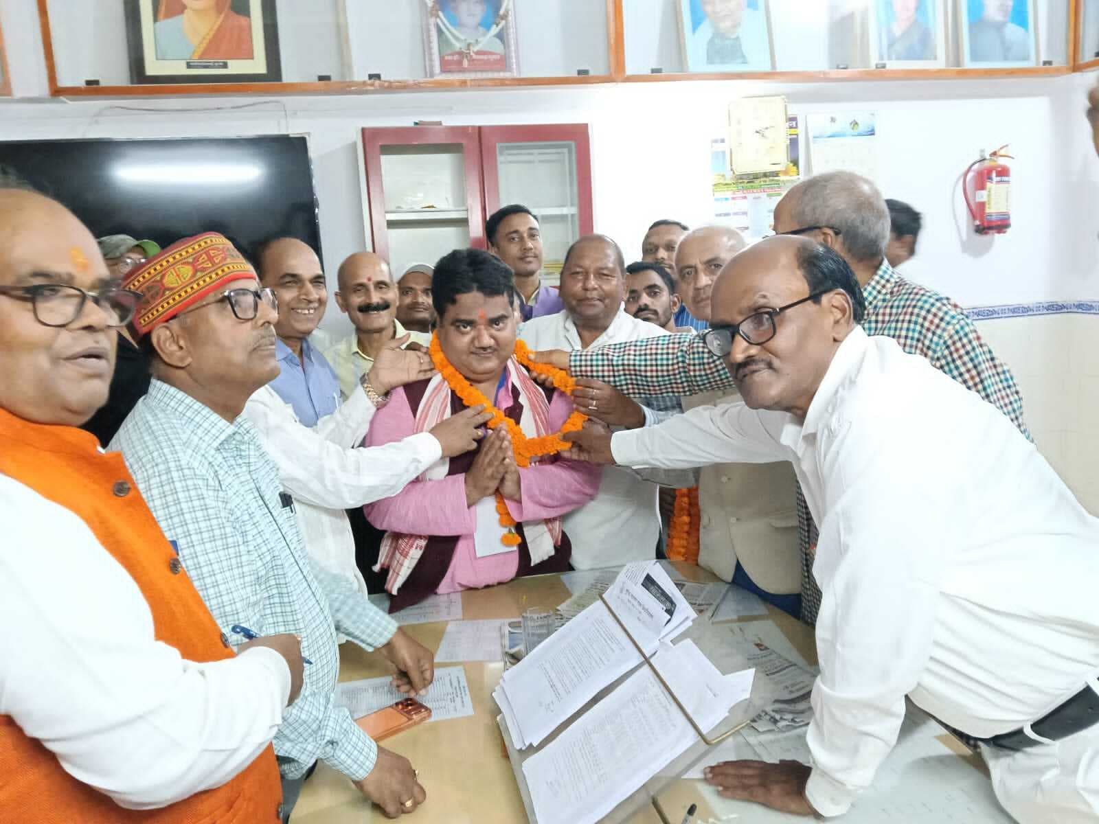 सीनेटर बने डॉ सुधांशु, लोगों में हर्ष