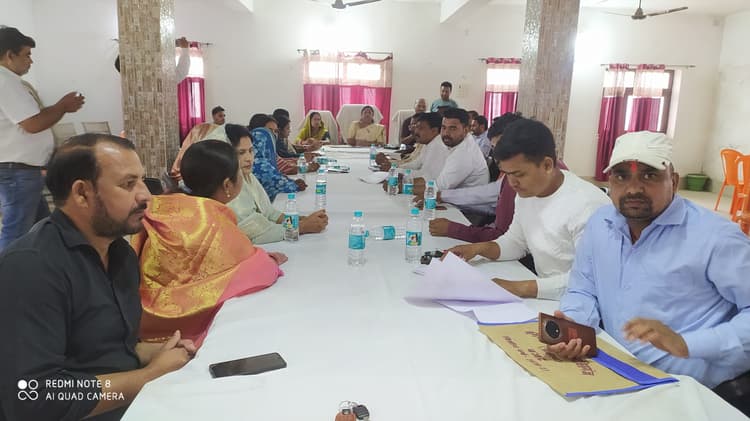 नप की साधारण बैठक में 2025- 2027 के आय-व्यय का बजट पास