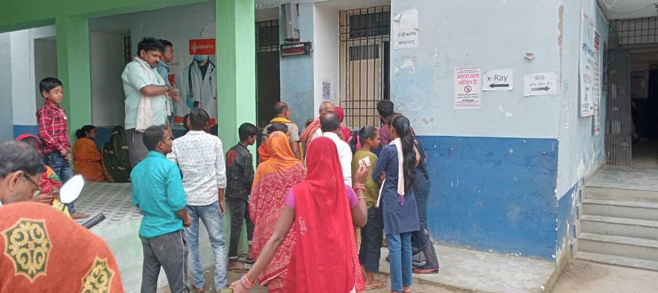 सीएचसी में सर्दी, खांसी एवं वायरल फीवर के मरीजों की बढ़ी भीड़