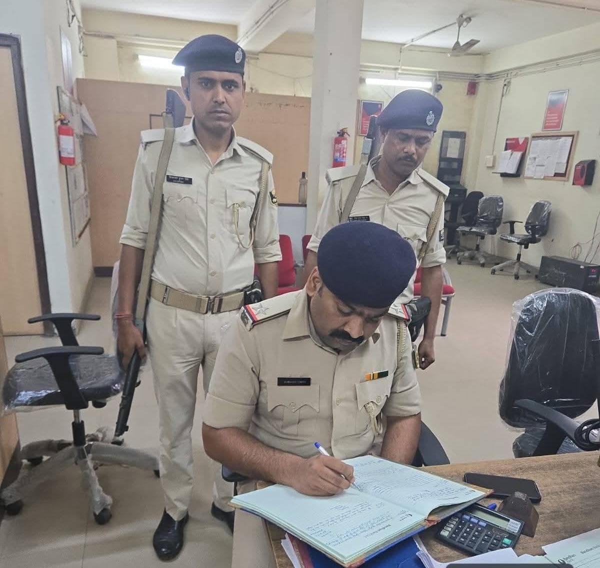 बैंकों व वित्तीय संस्थानों की सघन सुरक्षा जांच