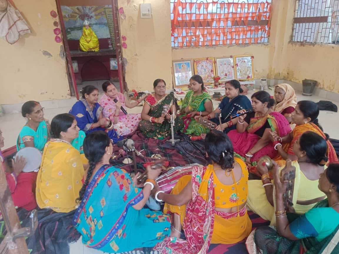 गायत्री मंदिर का 45वां स्थापना दिवस मनाया गया, अखंड कीर्तन मर झूमे श्रद्धालु.