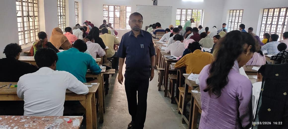 अररिया काॅलेज में स्नातक प्रथम सेमेस्टर की परीक्षा शुरू