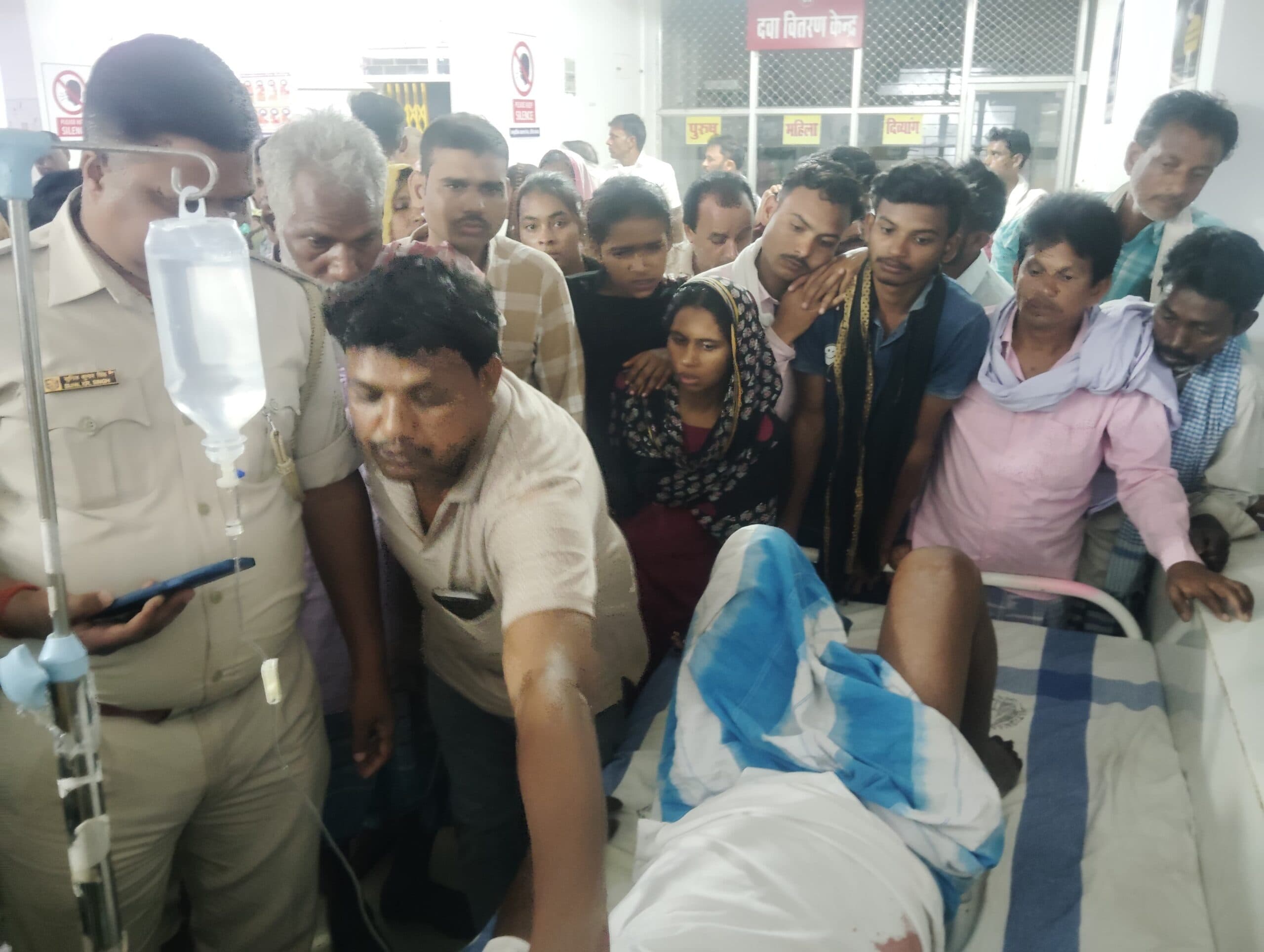 दो बाइक की टक्कर में दो लोग हुए जख्मी