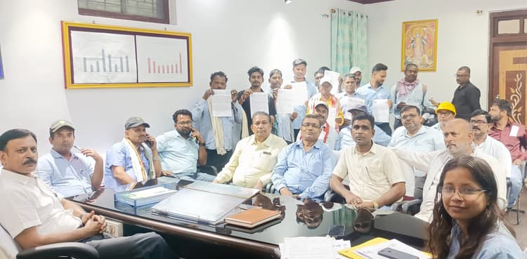 केडीएच में 29 कामगारों को पदोन्नति, हर्ष का माहौल