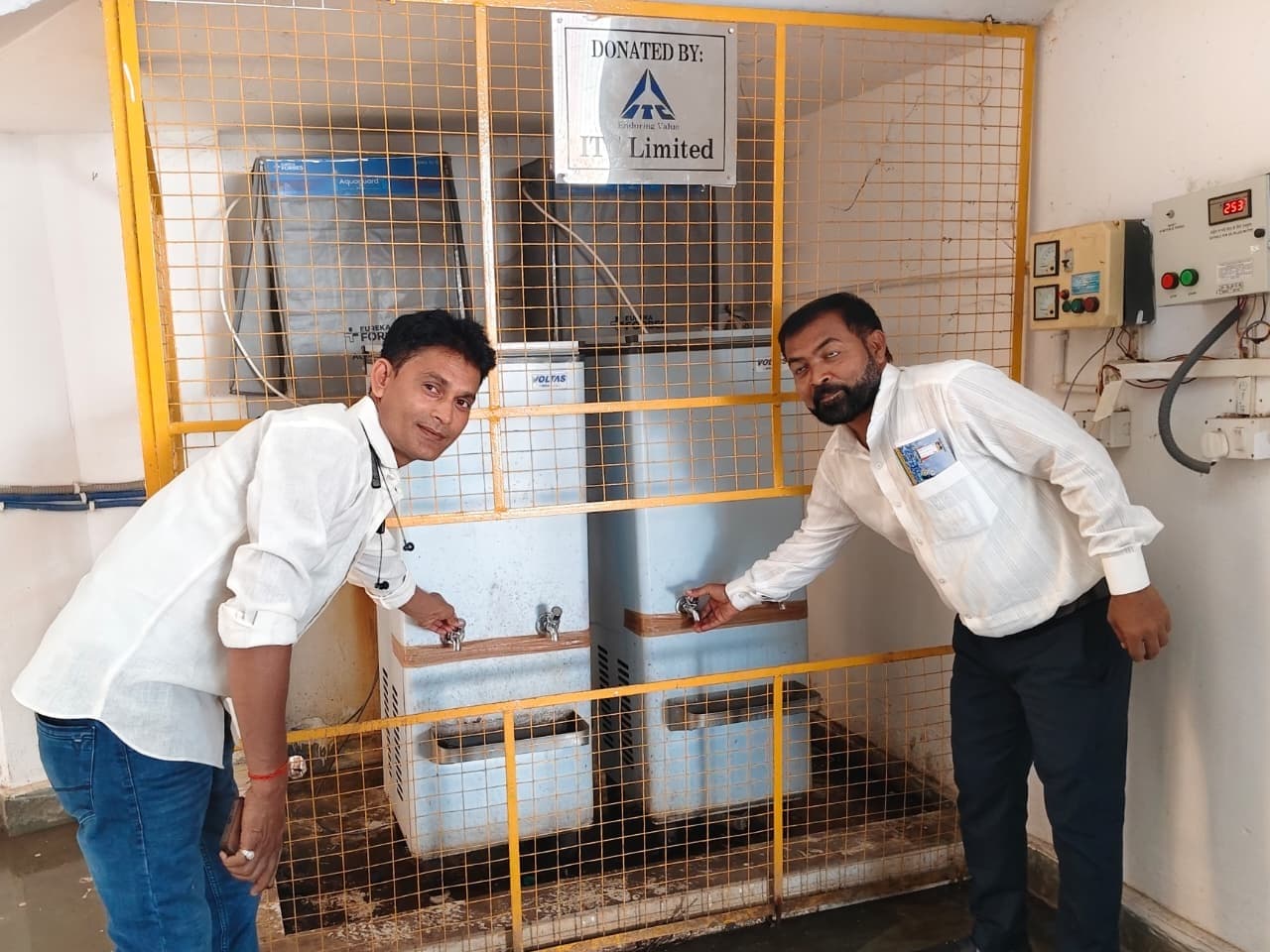 धरहरा प्रखंड कार्यालय में पानी की किल्लत, शोपीस बना फ्रिजर