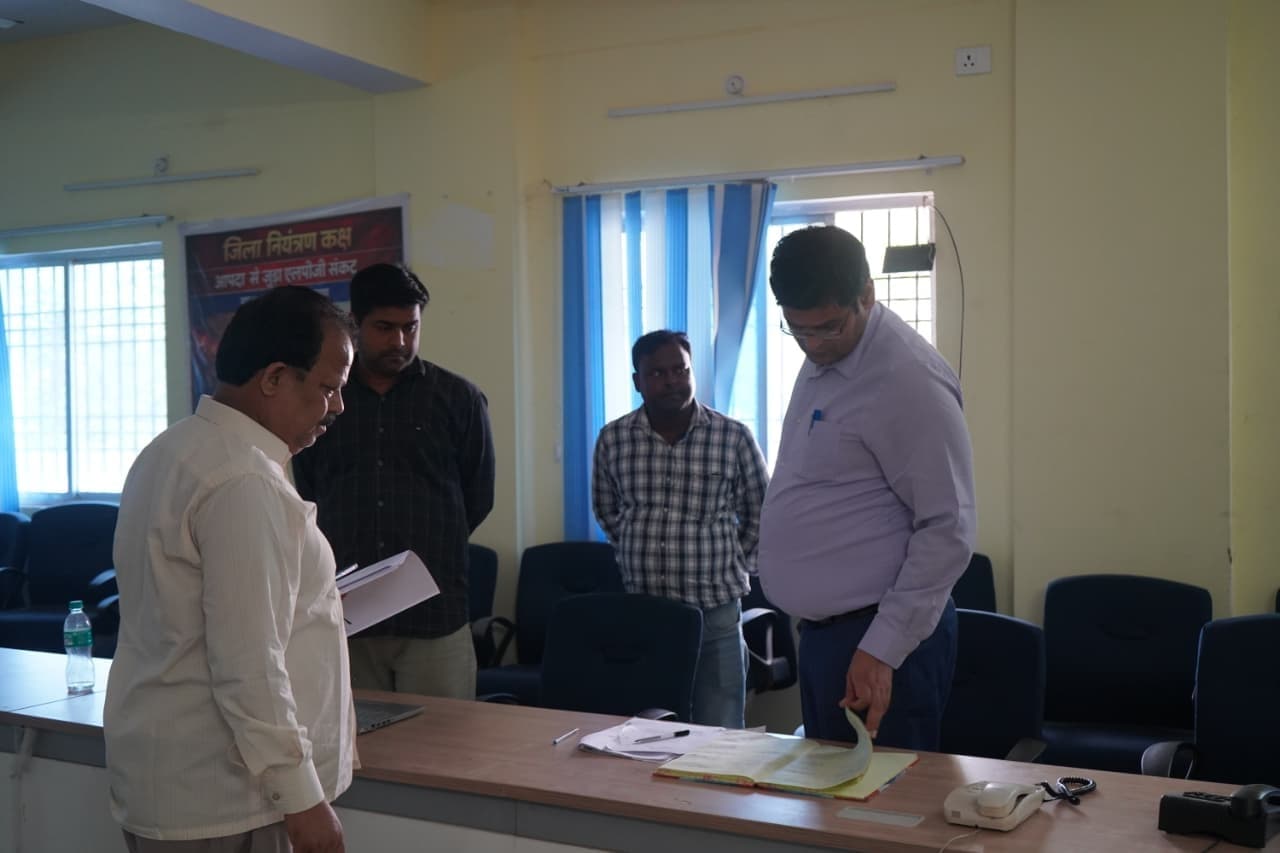 उपभोक्ताओं की शिकायतों का समयबद्ध तरीके से निष्पादन करें सुनिश्चित