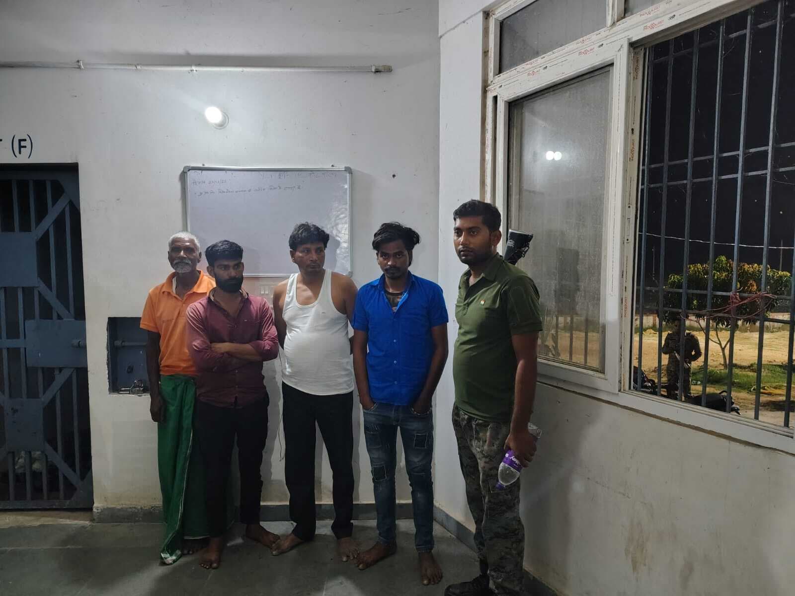 हत्या के प्रयास मामले में आरोपित समेत चार गिरफ्तार