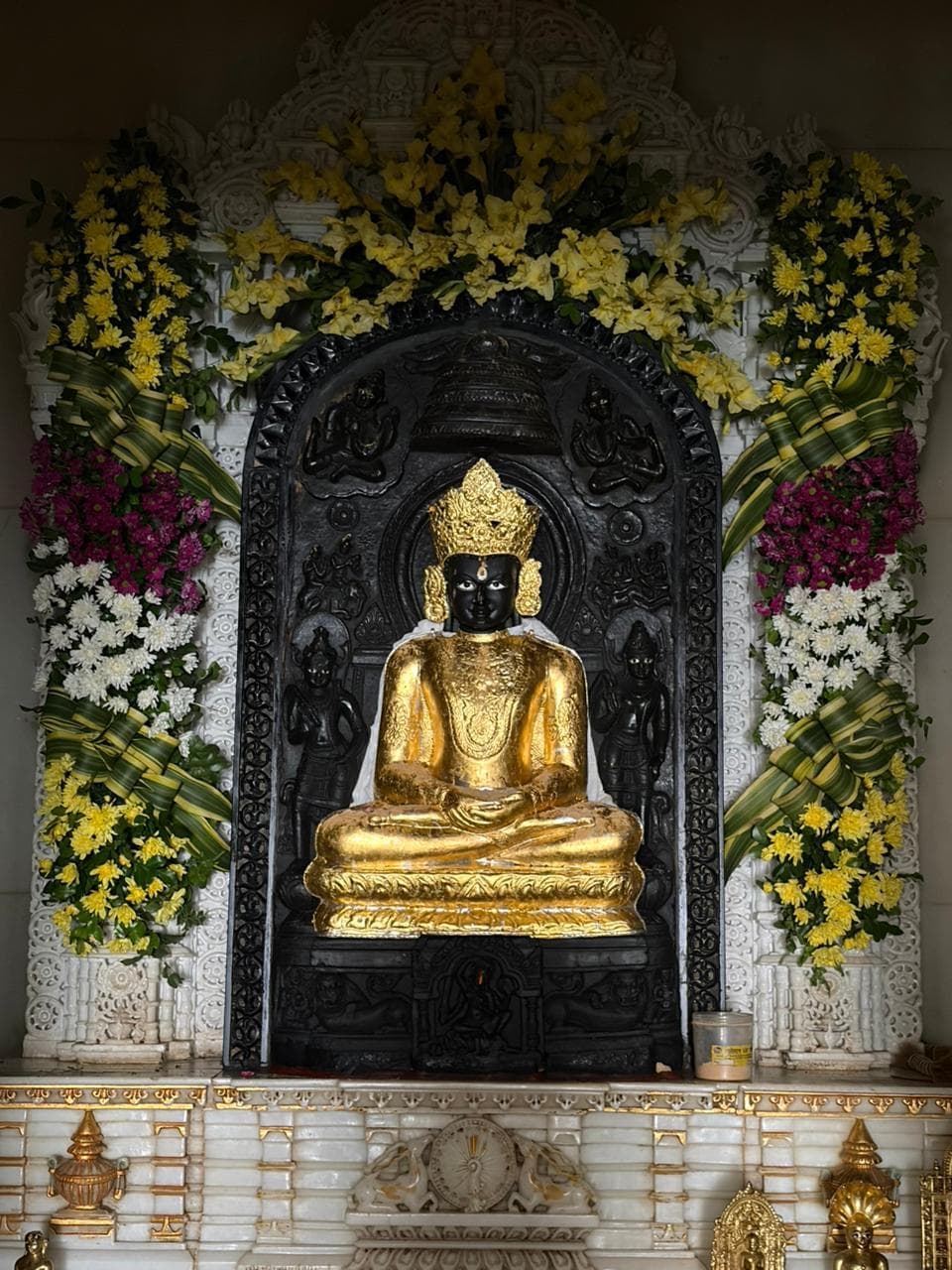 भगवान महावीर के सत्य व अहिंसा के संदेशों से गूंजा क्षत्रियकुंड व लछुआड़, नंगे पांव श्रद्धालुओं ने खींचा सुसज्जित रथ