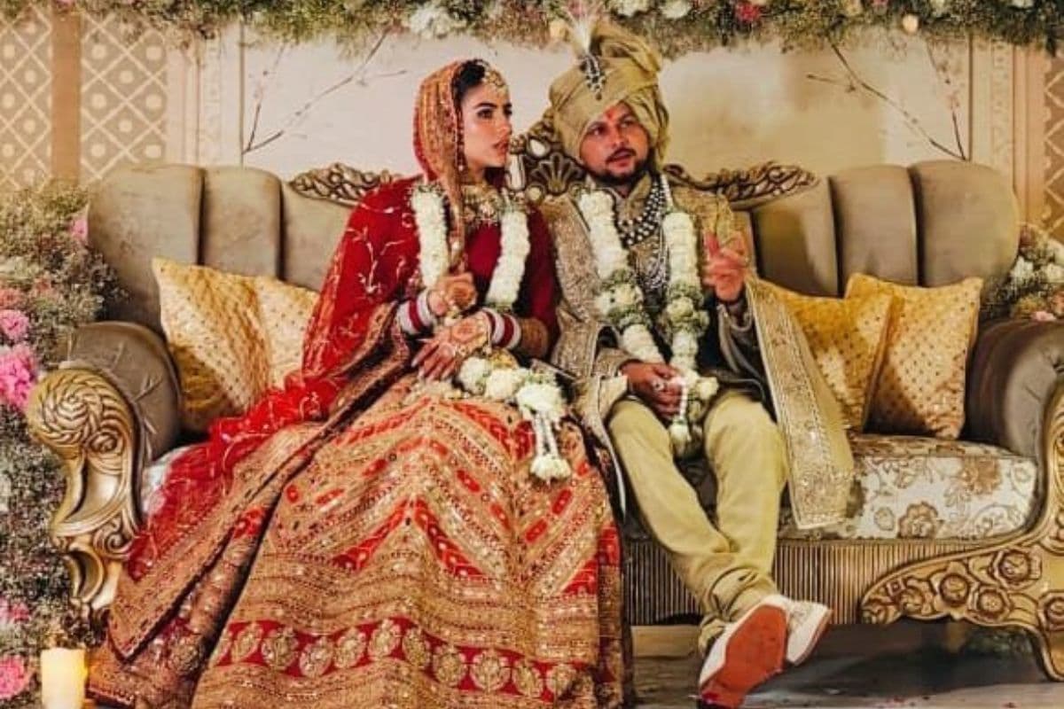 क्रिकेटर कुलदीप यादव ने बचपन की दोस्त वंशिका से रचाई शादी, आई सामने तस्वीरें