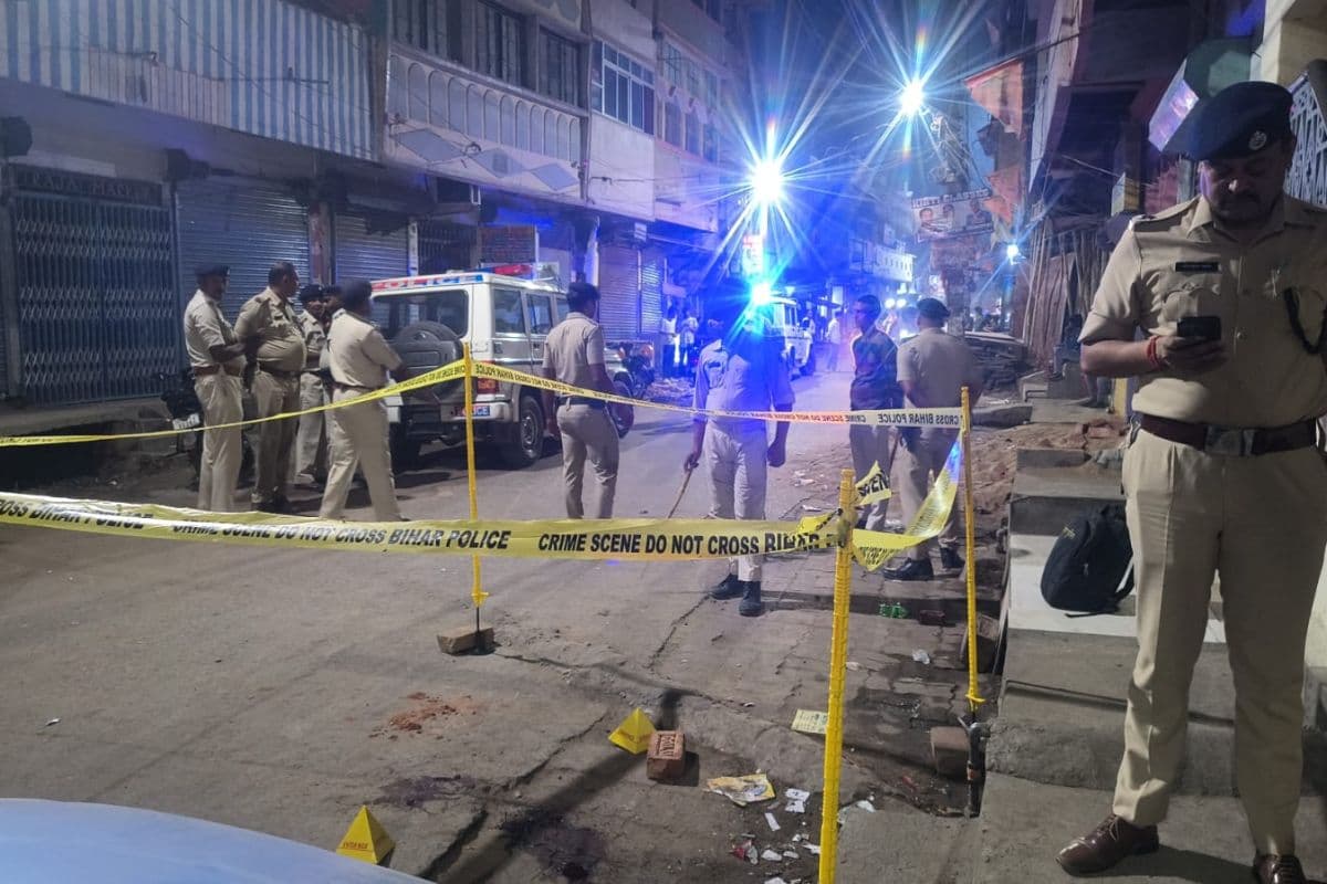 मोतिहारी में व्यवसाई के घर पर अंधाधुंध फायरिंग, गोलियों की गूंज से दहशत, जानिए मामला