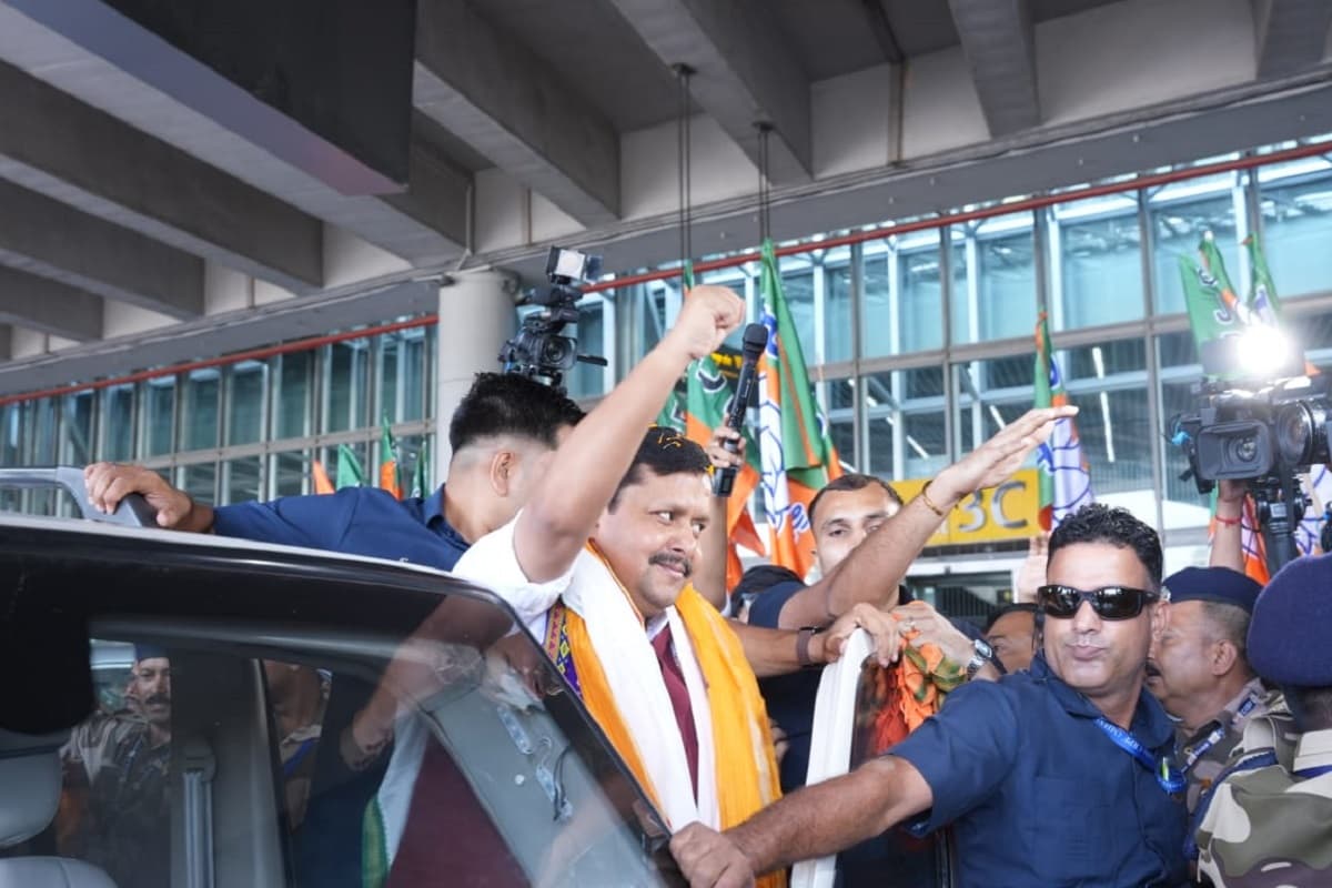 अध्यक्ष बनने के बाद पहली बार नितिन नबीन पहुंचे कोलकाता, भाजपा कोर टीमों के साथ करेंगे संवाद