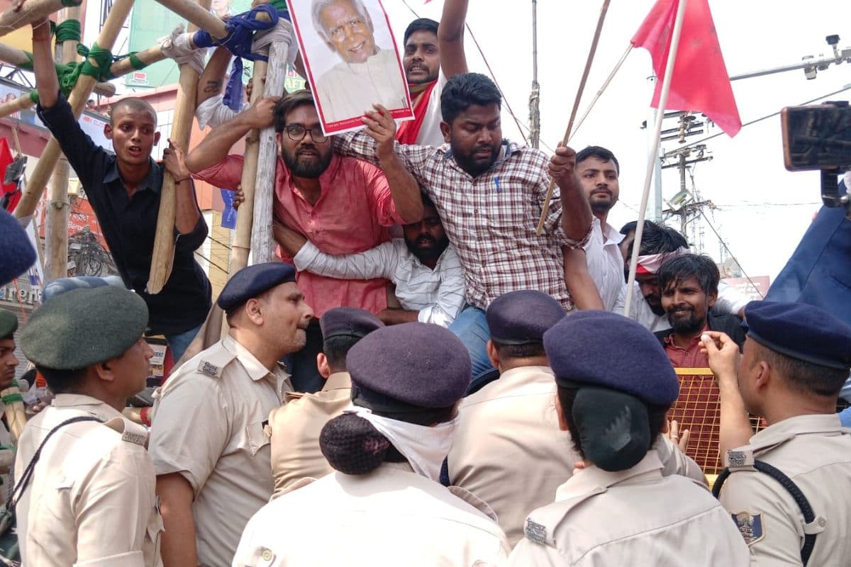 पटना में छात्रों का जोरदार प्रदर्शन: पुलिस के साथ धक्का-मुक्की, UGC रेगुलेशन और 65% आरक्षण की मांग