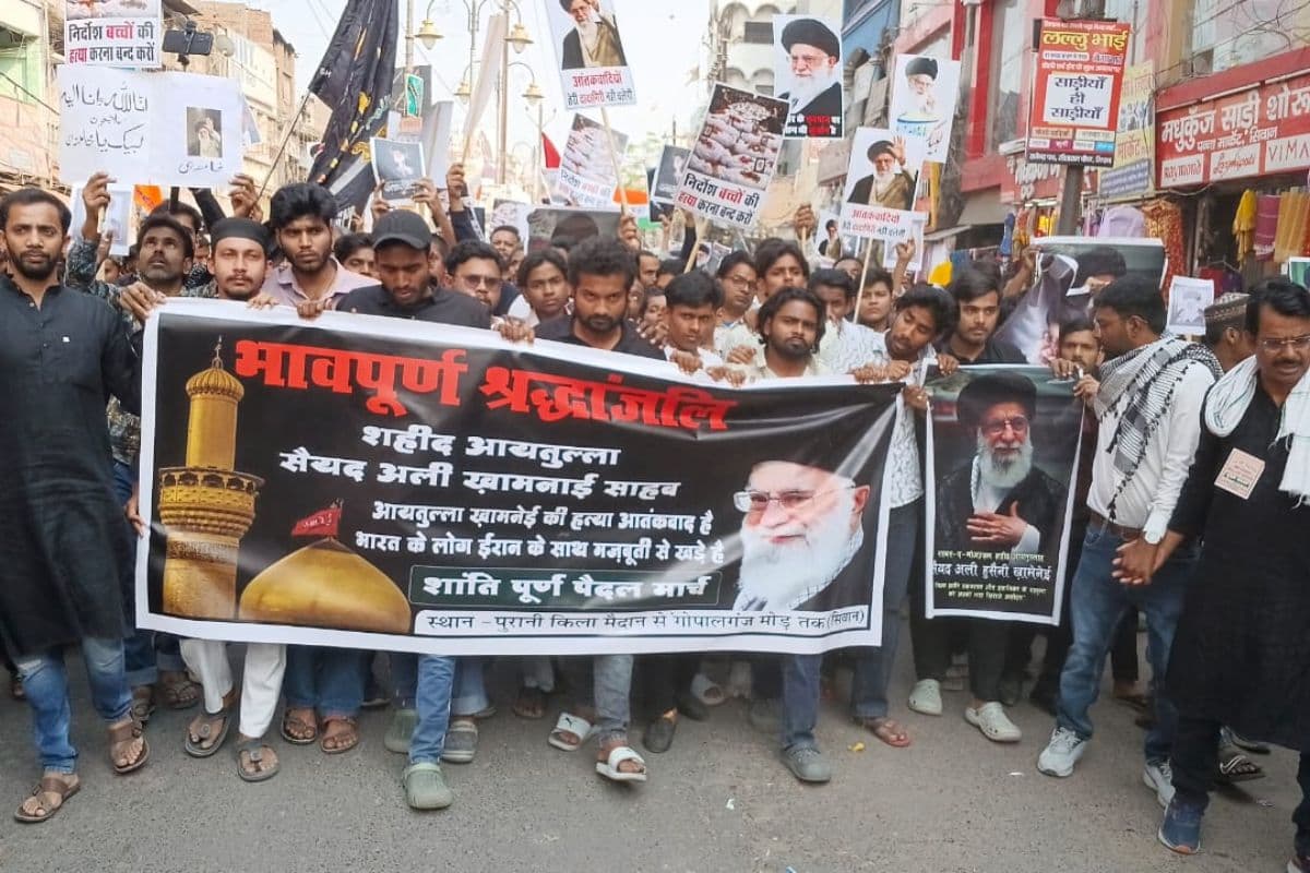 बिहार में खामनेई के समर्थन में निकला जुलूस, हाथों में बैनर-पोस्टर लेकर बड़ी संख्या में शामिल हुए लोग