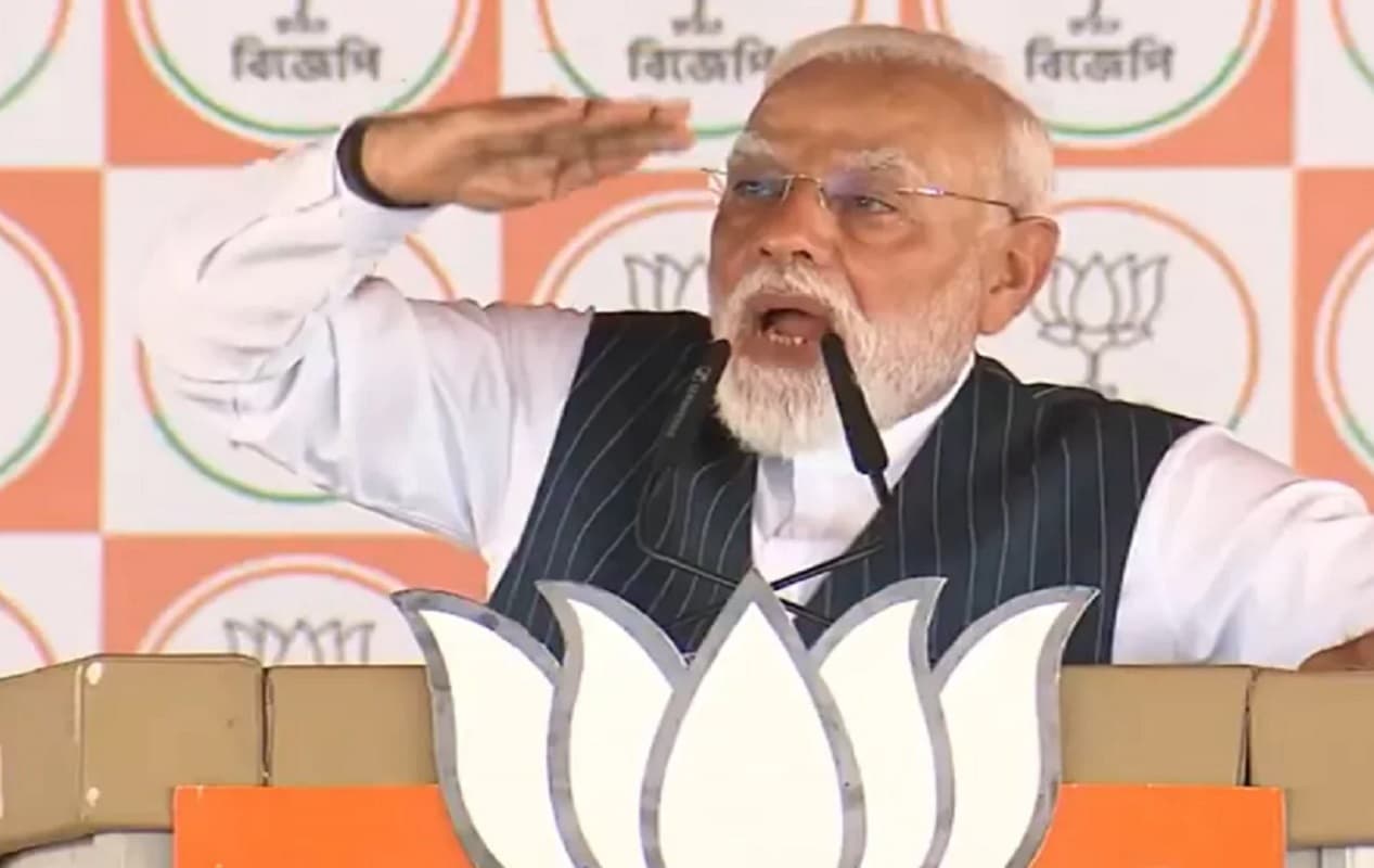 तृणमूल ने बंगाल की लड़कियों को दिया धोखा, बांकुरा में प्रधानमंत्री नरेंद्र मोदी ने ममता बनर्जी को घेरा