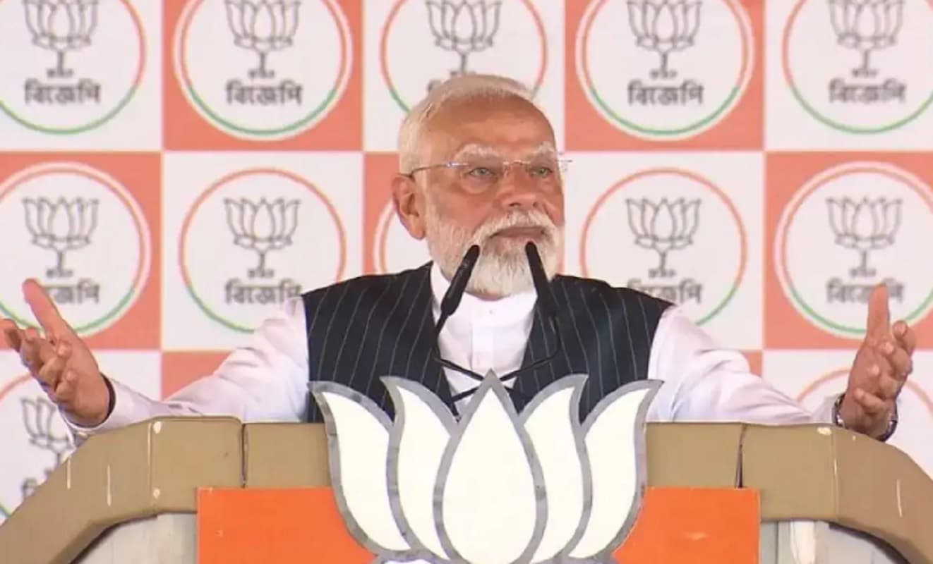 तृणमूल ने बंगाल की लड़कियों को दिया धोखा, बांकुरा में प्रधानमंत्री नरेंद्र मोदी ने ममता बनर्जी को घेरा