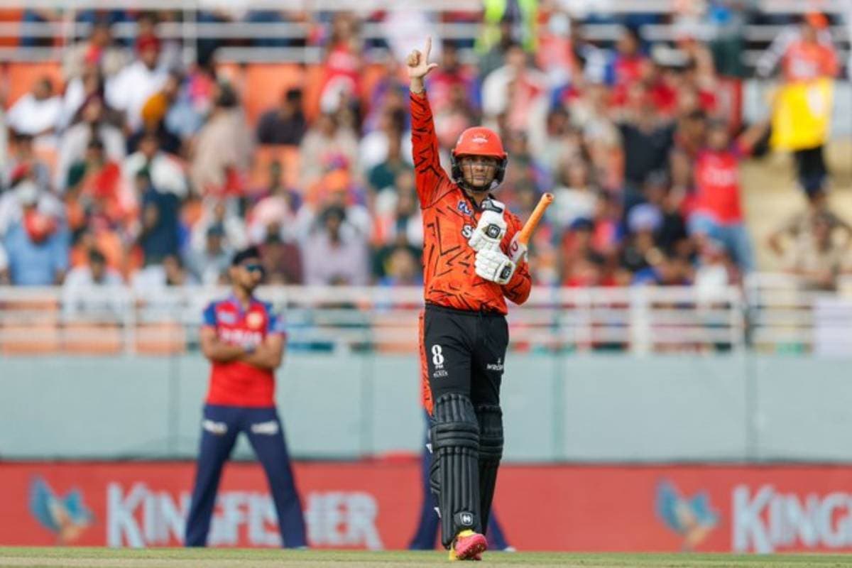 फॉर्म में लौटे अभिषेक, पंजाब के खिलाफ लगाई फिफ्टी, अर्शदीप-वैशाक की कुटाई